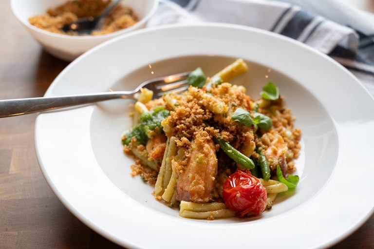 Het pestopasta med lax och haricots verts