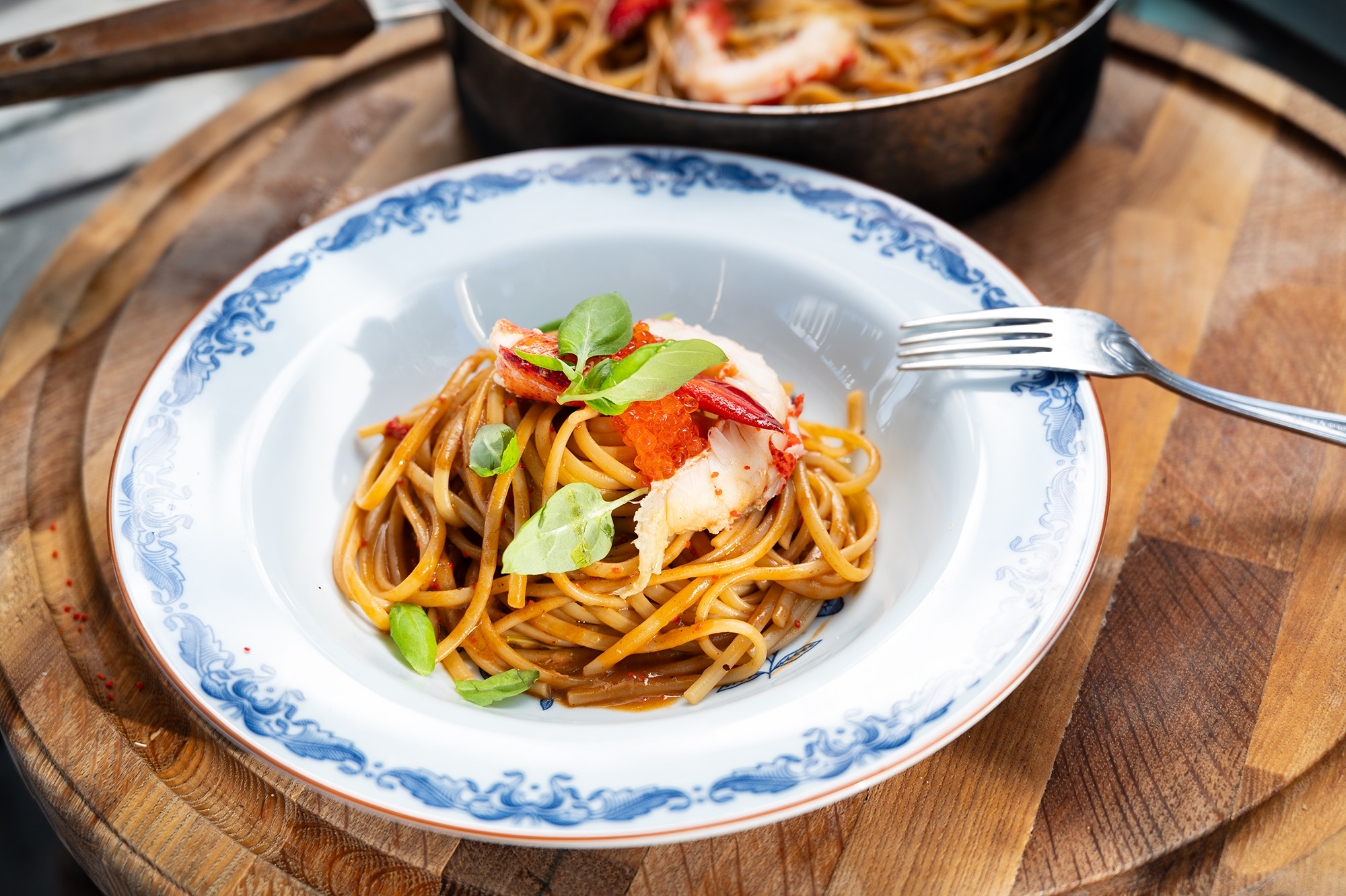 Hummerpasta med forellrom