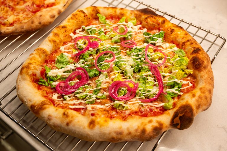 Räkpizza med rostad vitlöksmajonnäs