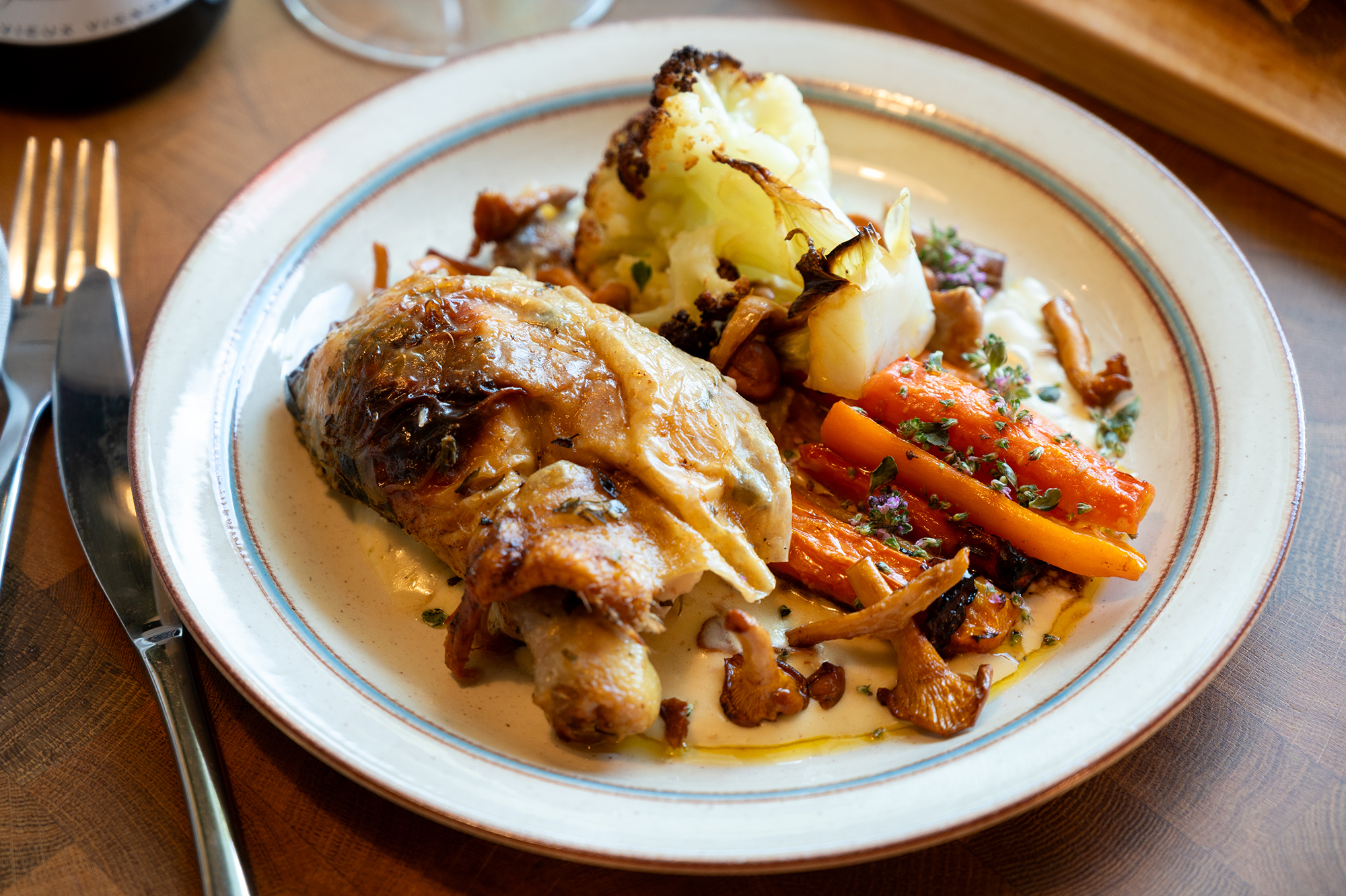 Helstekt kyckling & blomkål med kantarellsås