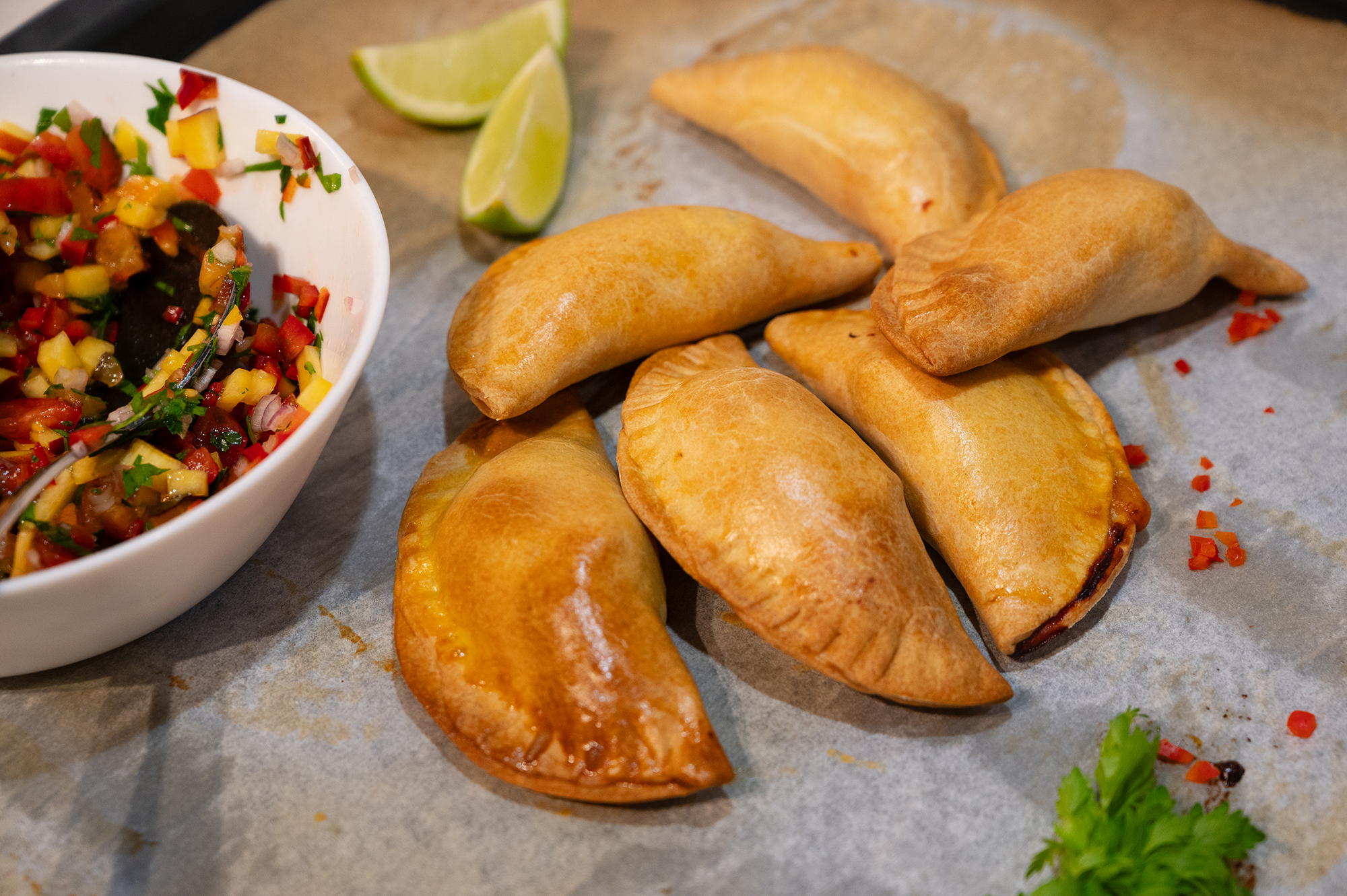 Kycklingfyllda Empanadas med nektarinsalsa