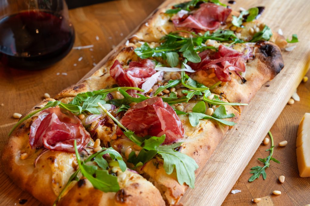 Pinsa med kantarell och coppa di parma