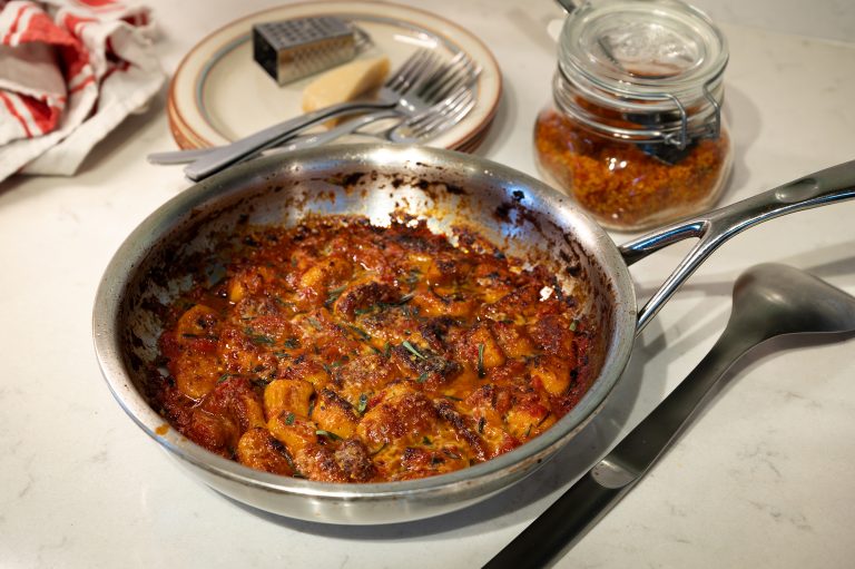 Dragon- & tomatgratinerad gnocchi