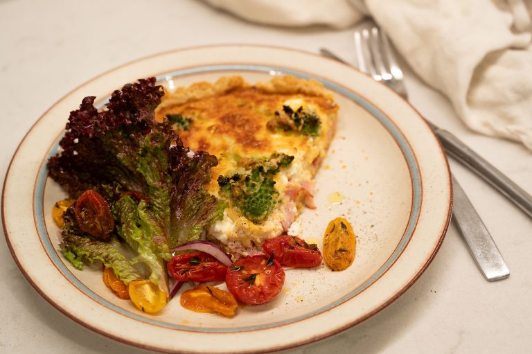 Fetaost- och broccolipaj