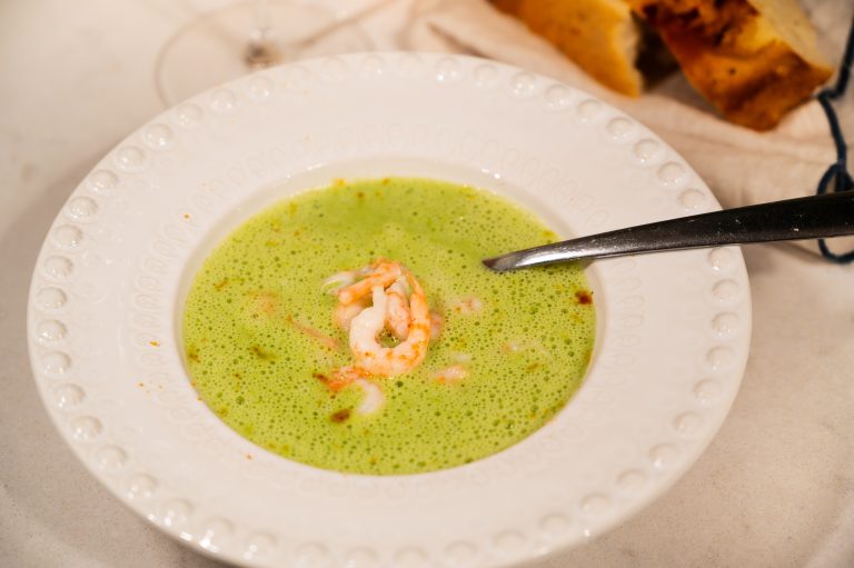 Broccolisoppa med räkor