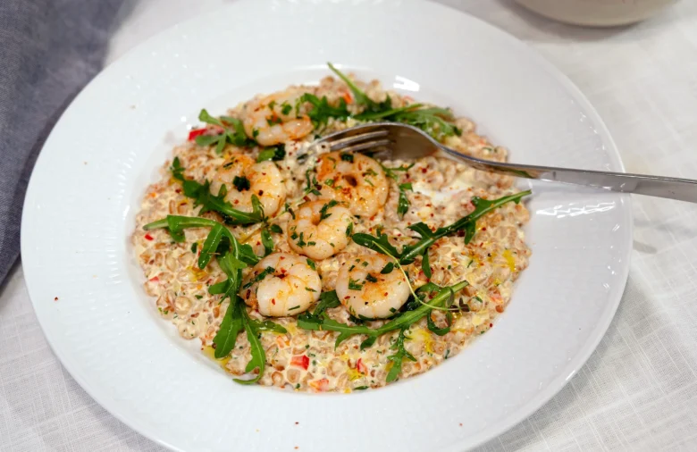Krämig matvete med scampi och citron
