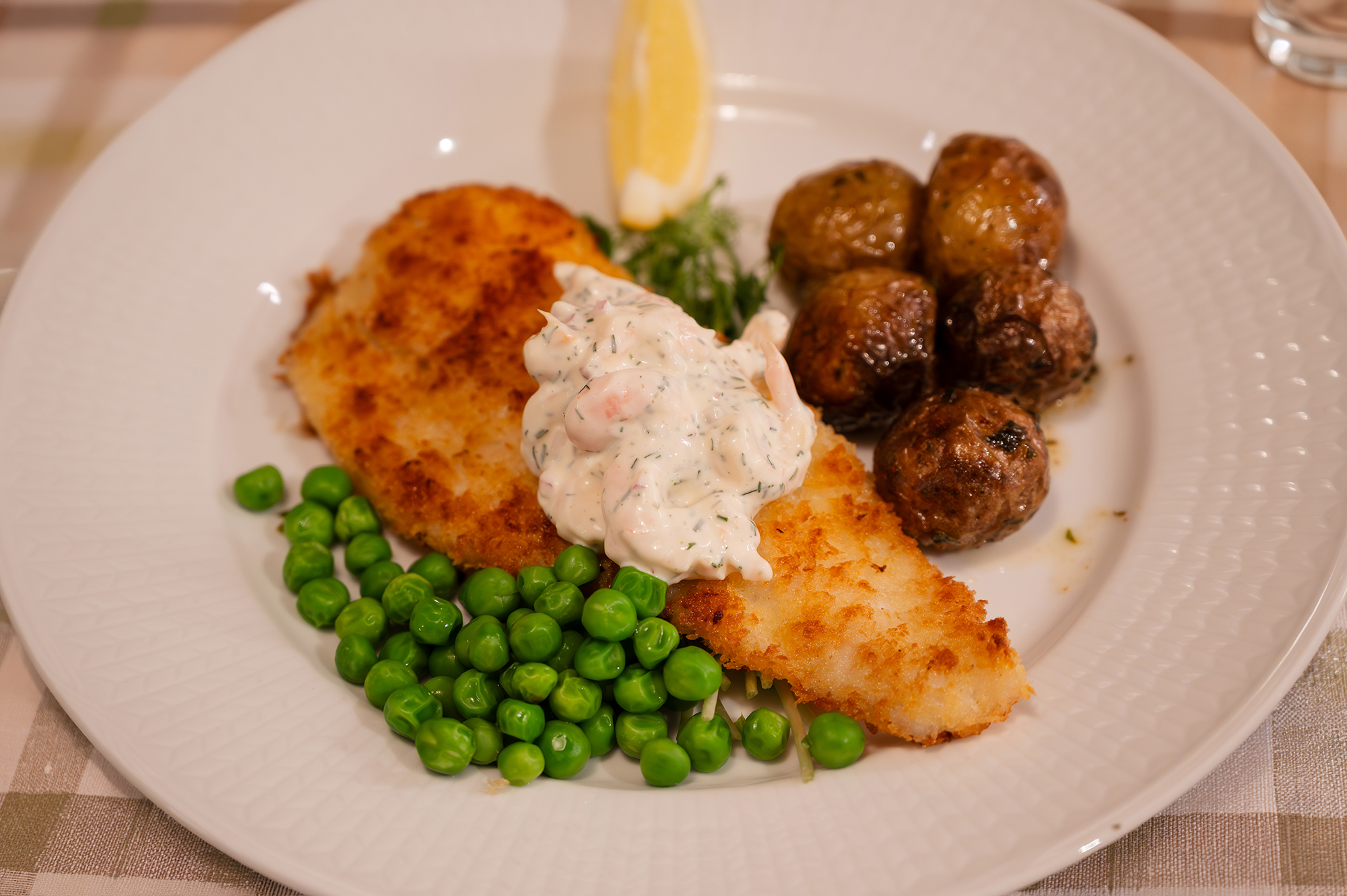 Rödspätta med skagenröra och rostad kulpotatis