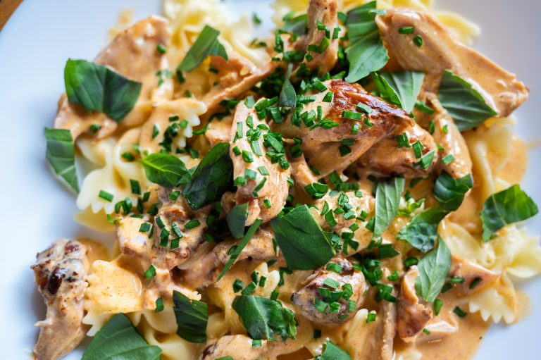 Krämig kycklingpasta med paprika & dijonsenap
