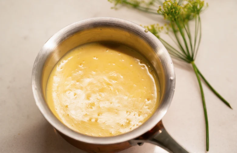 Brynt smör-hollandaise